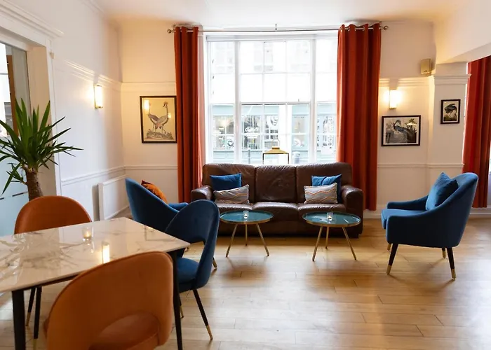 The Warwick Arms Hotel